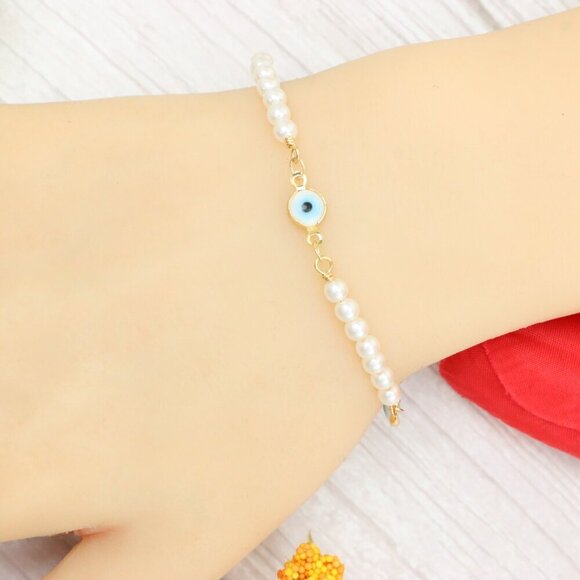 "Trendy Handmade Bracelet – A Thoughtful Gift for Girls & Women | UNVRC1455 - Picture 1 of 10